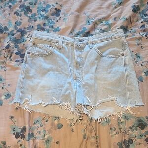 Levi's Light Blue Frayed Jean Shorts W27